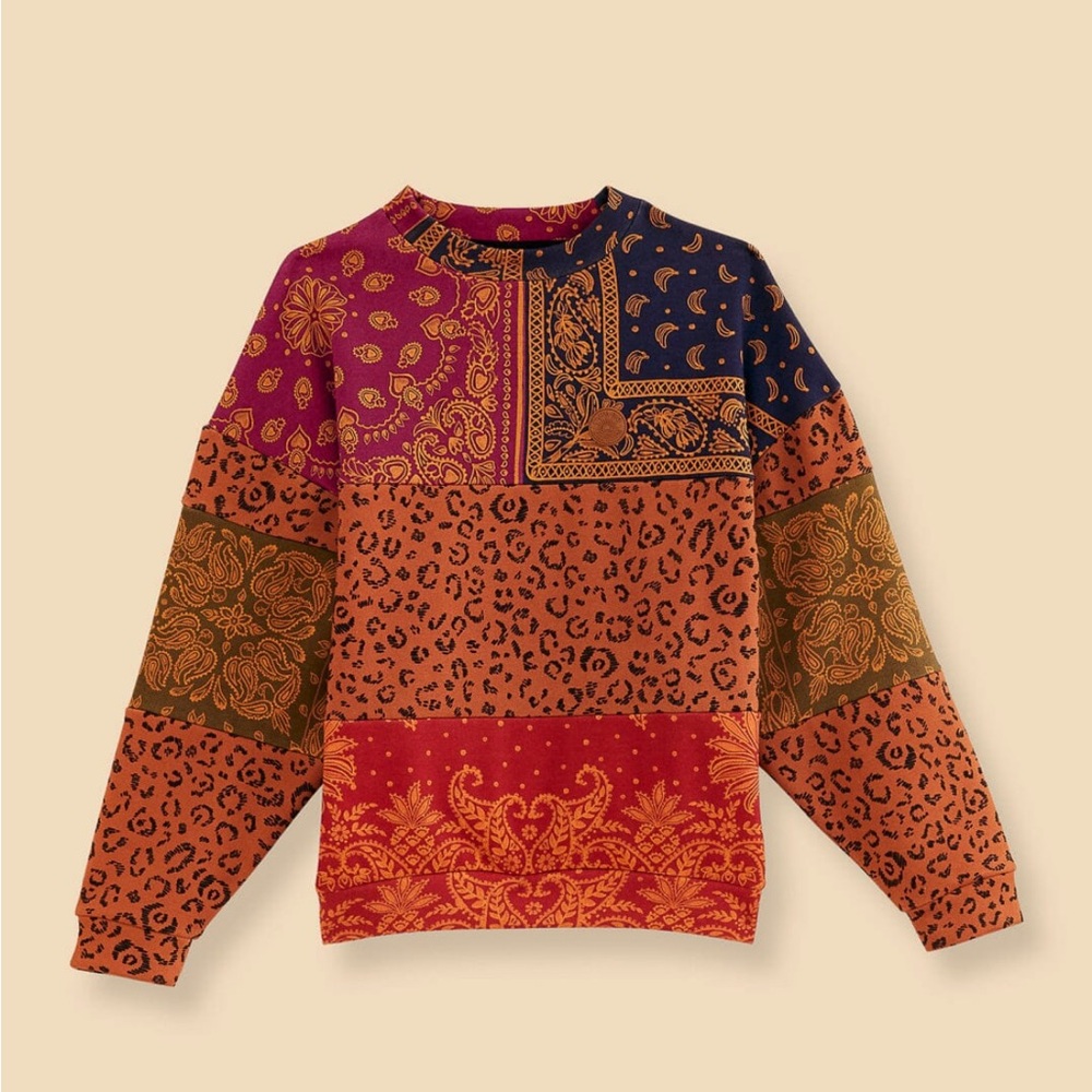 NWT. Farm Rio Never worn Bandana Dream Mixed Leopard Texture Sweatshirt